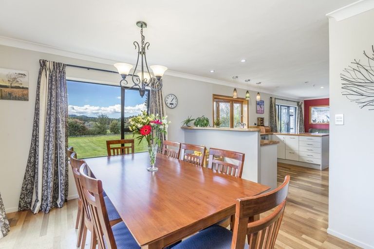 Photo of property in 1343 Kahikatea Flat Road, Kaukapakapa, 0871