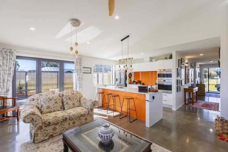 Photo of property in 8 White Road, Otane, 4202