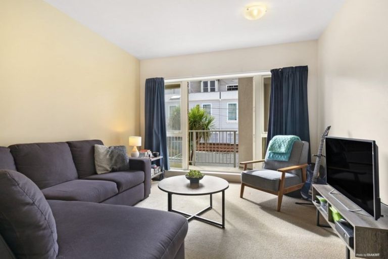 Photo of property in Luxford Villas, 105/72 Herald Street, Berhampore, Wellington, 6023