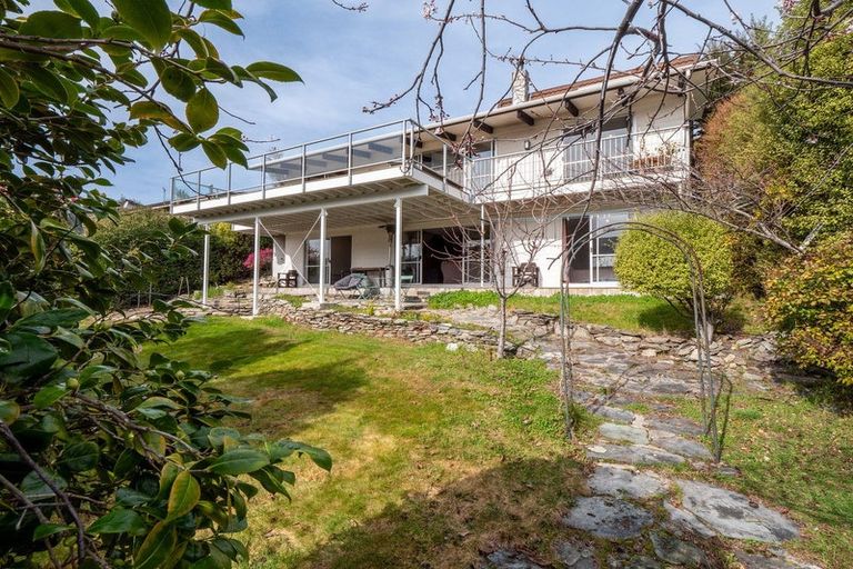 Photo of property in 52 Oregon Drive, Kelvin Heights, Queenstown, 9300