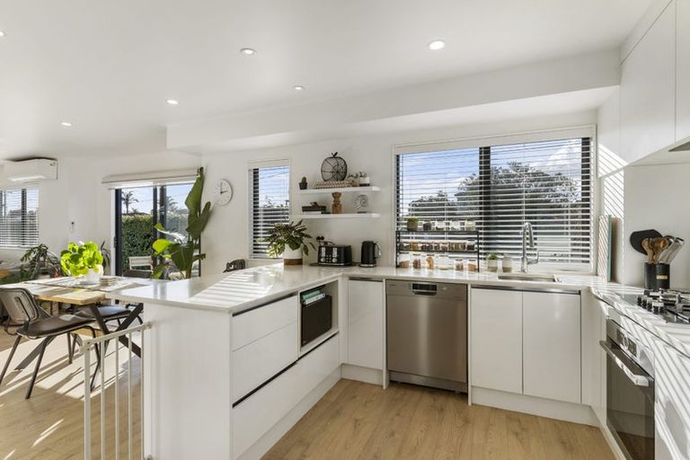 Photo of property in 94a Bay Street, Red Beach, 0932