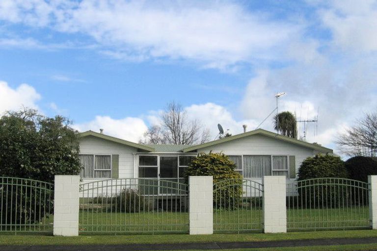 Photo of property in 4 Grove Place, Dinsdale, Hamilton, 3204