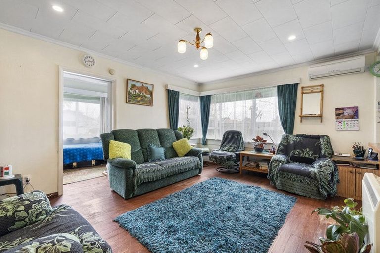 Photo of property in 31 Wrantage Street, Westown, New Plymouth, 4310