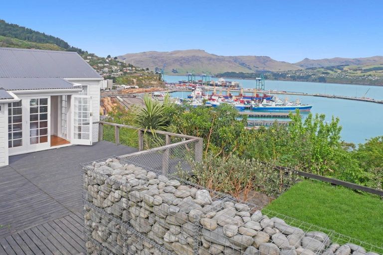Photo of property in 7 Ticehurst Road, Lyttelton, 8082