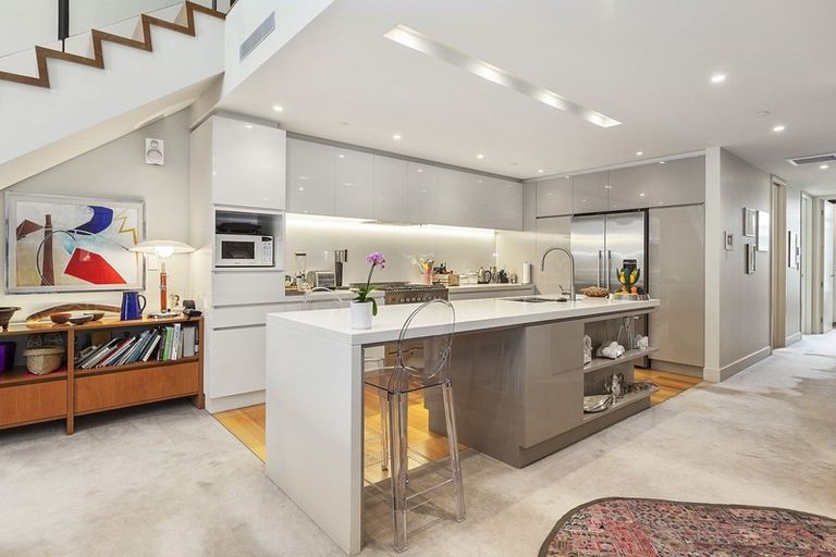 Photo of property in Clyde Quay Wharf, 3c/6 Clyde Quay Wharf, Te Aro, Wellington, 6011