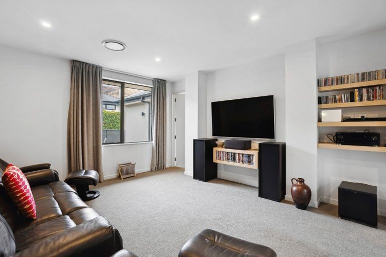 Photo of property in 12 Sapphire Spring Rise, Wanaka, 9305