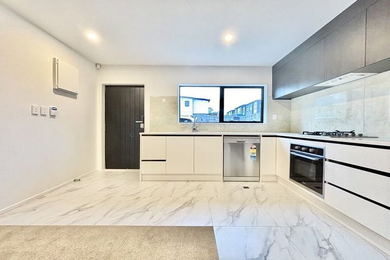 Photo of property in 24a Poruru Close, Papakura, 2110