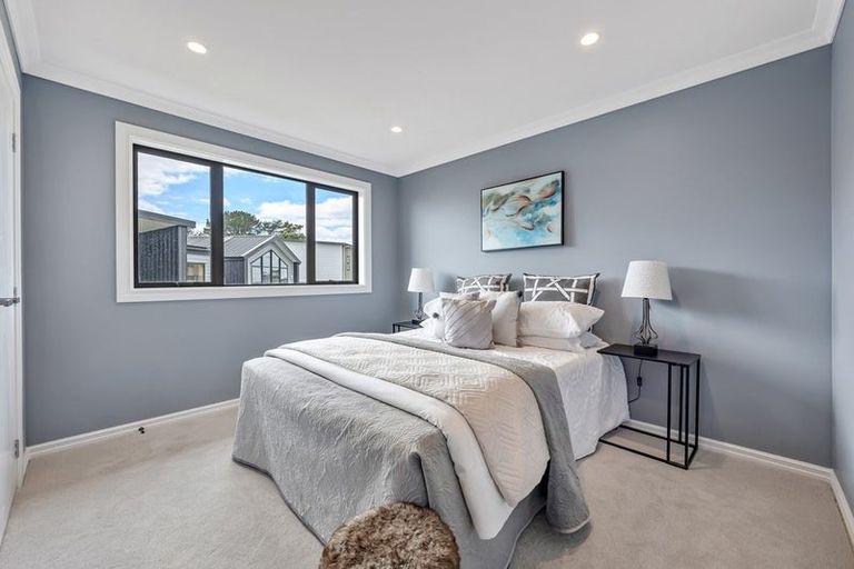 Photo of property in 2 Taku Close, Long Bay, Auckland, 0630