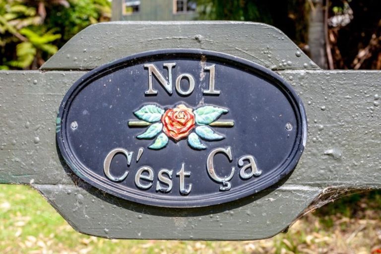 Photo of property in 1 Tutaritari Road, Hahei, Whitianga, 3591