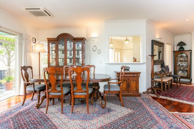 Photo of property in 8 Selwyn Road, Hospital Hill, Napier, 4110