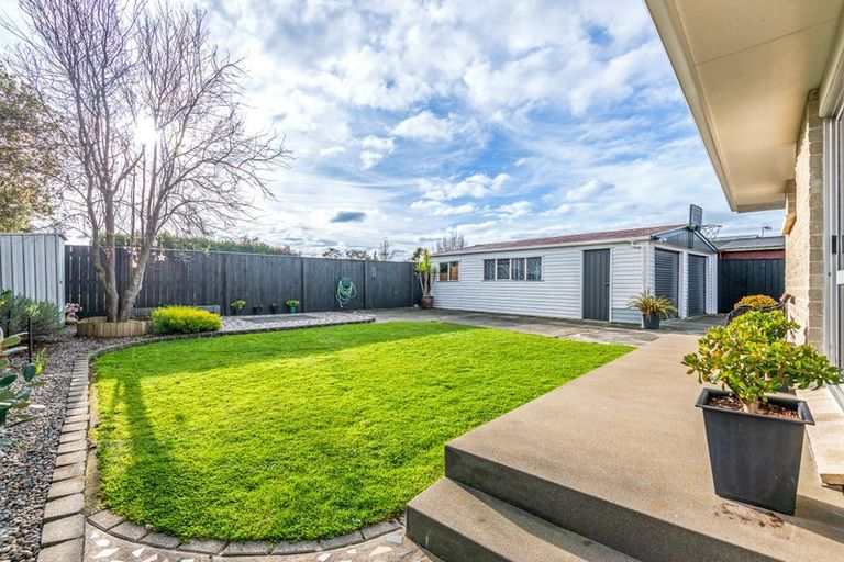 Photo of property in 76 John F Kennedy Drive, Milson, Palmerston North, 4414
