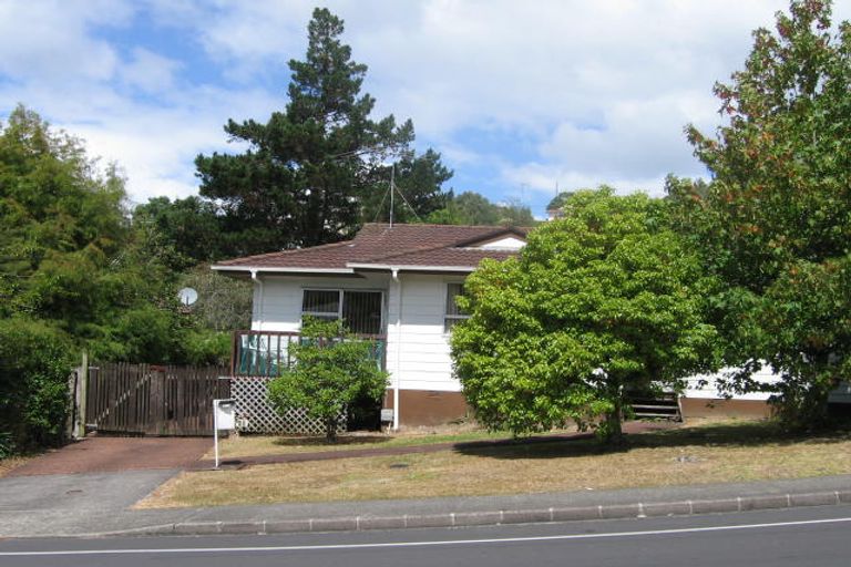 Photo of property in 43 Trias Road, Totara Vale, Auckland, 0629