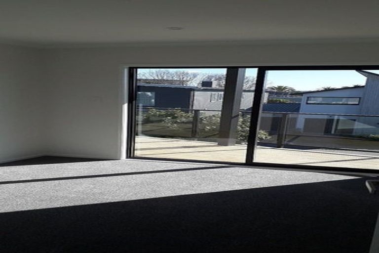 Photo of property in 2 Liquidambar Drive, Hobsonville, Auckland, 0616