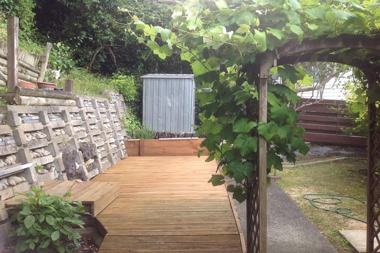 Photo of property in 33 Viewmont Drive, Harbour View, Lower Hutt, 5010