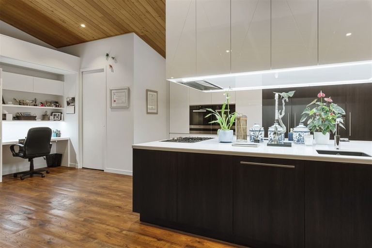 Photo of property in 34 Hebron Road, Waiake, Auckland, 0630