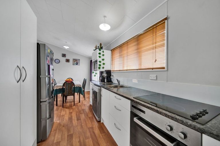 Photo of property in 34 Kamahi Avenue, Hawera, 4610