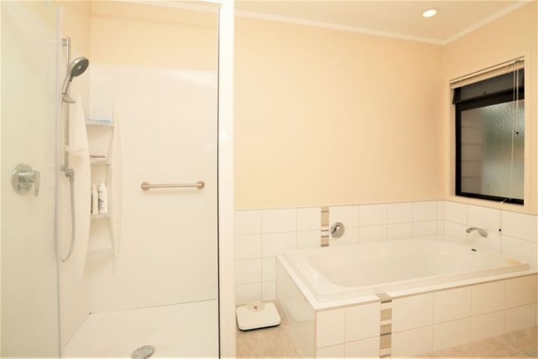 Photo of property in 15 Minnie Place, Pukete, Hamilton, 3200