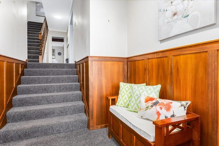 Photo of property in 31 Burbank Crescent, Churton Park, Wellington, 6037