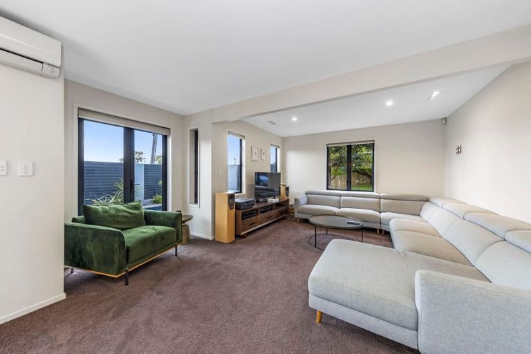 Photo of property in 76a Walmer Road, Point Chevalier, Auckland, 1022