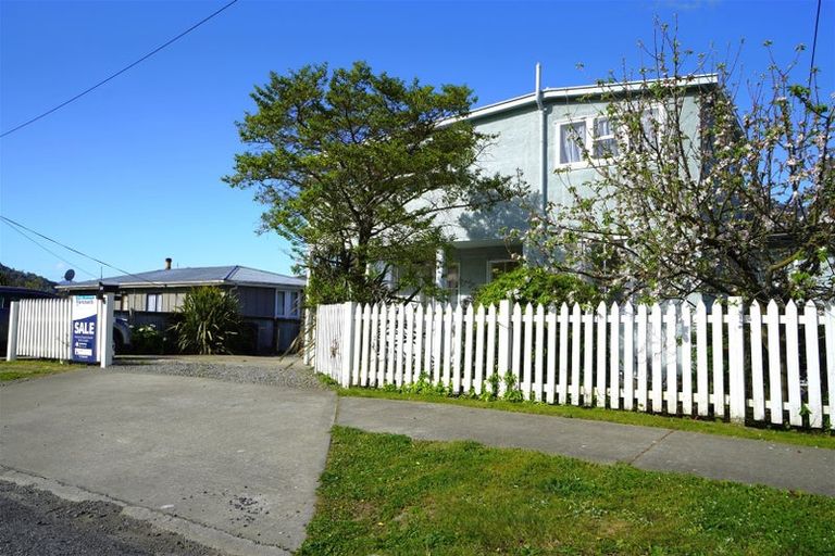 Photo of property in 6 Durham Street, Picton, 7220