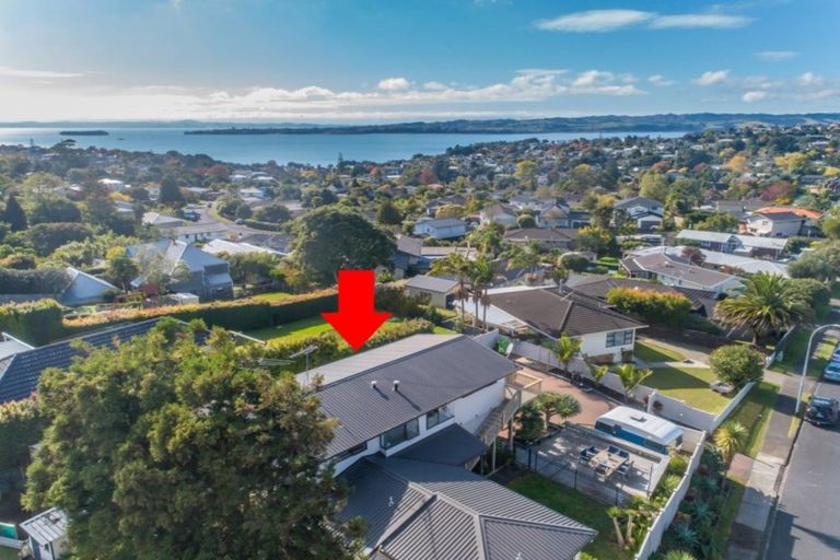 Photo of property in 4 Advene Road, Cockle Bay, Auckland, 2014