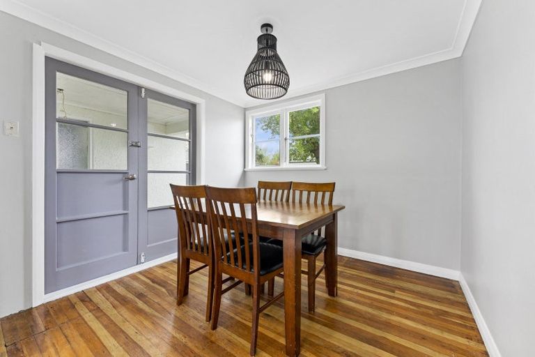 Photo of property in 19 Botanical Road, Takaro, Palmerston North, 4412