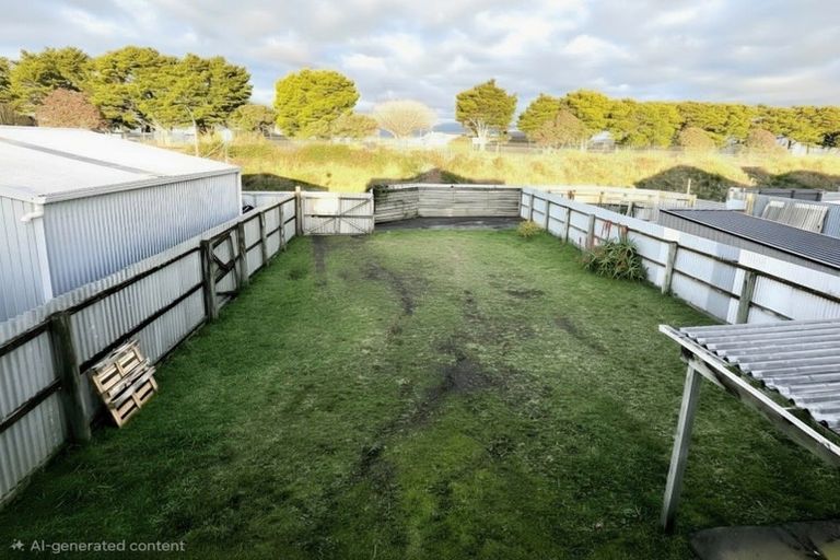 Photo of property in 80 Oxford Street, Levin, 5510