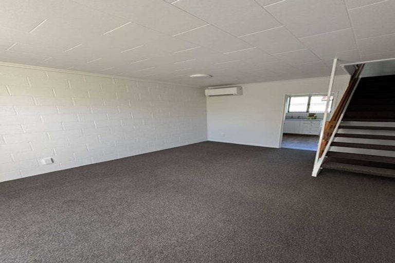 Photo of property in 2/86 Picton Avenue, Riccarton, Christchurch, 8011