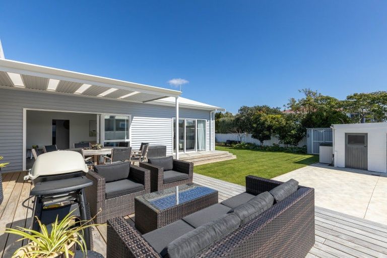 Photo of property in 12 Kowhai Street, Strandon, New Plymouth, 4312