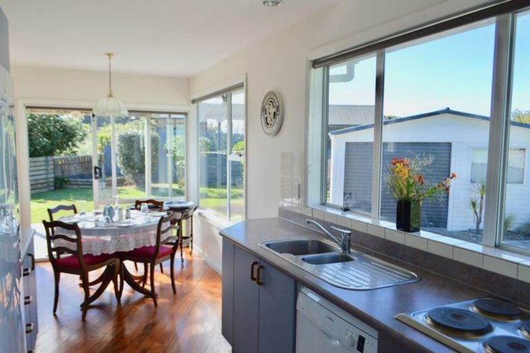 Photo of property in 2b Mahoe Street, Otaki Beach, Otaki, 5512