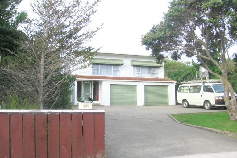 Photo of property in 20 Mana Esplanade, Paremata, Porirua, 5026