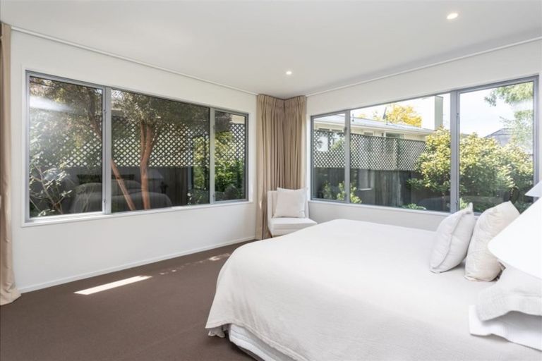 Photo of property in 14 Garreg Road, Fendalton, Christchurch, 8052