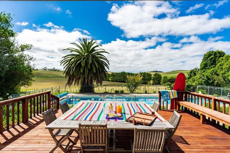 Photo of property in 115 Ocean View Road, Te Arai, Wellsford, 0974