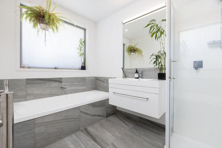 Photo of property in 27 Hiria Crescent, Papamoa Beach, Papamoa, 3118