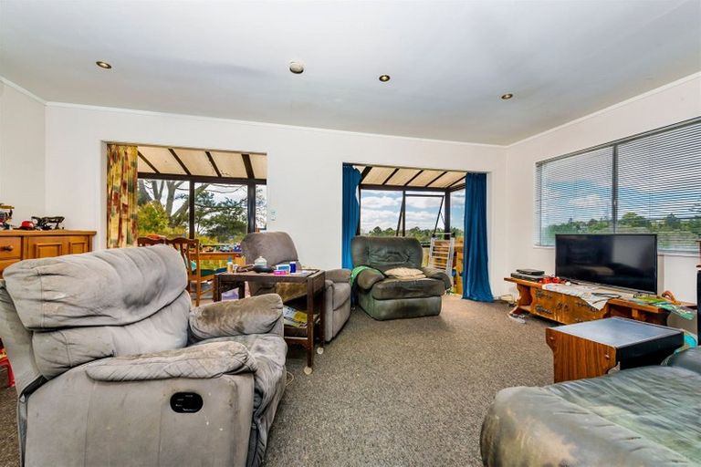 Photo of property in 329 Don Buck Road, Massey, Auckland, 0614