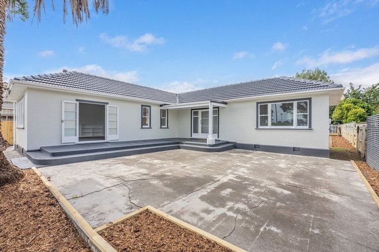 Photo of property in 12 Domain Road, Otaki, 5512