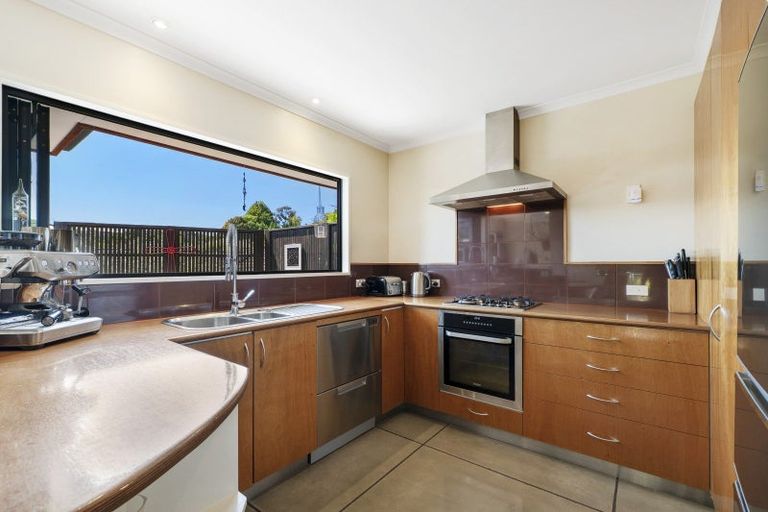 Photo of property in 39 Oteki Park Drive, Welcome Bay, Tauranga, 3112