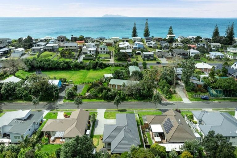 Photo of property in 15 Ian Place, Waihi Beach, 3611