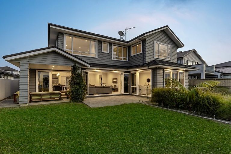 Photo of property in 13 Milano Boulevard, Karaka, Papakura, 2113