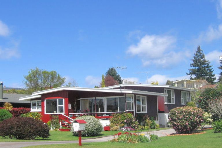 Photo of property in 11 Mapou Road, Rainbow Point, Taupo, 3330