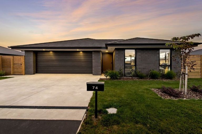 Photo of property in 74 Stationmasters Way, Prebbleton, 7604