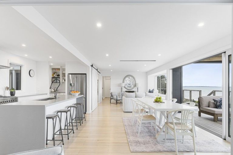 Photo of property in 369 Clifton Road, Whitford, Howick, 2571