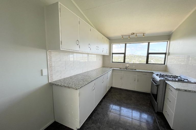 Photo of property in 30 Akaroa Drive, Maupuia, Wellington, 6022