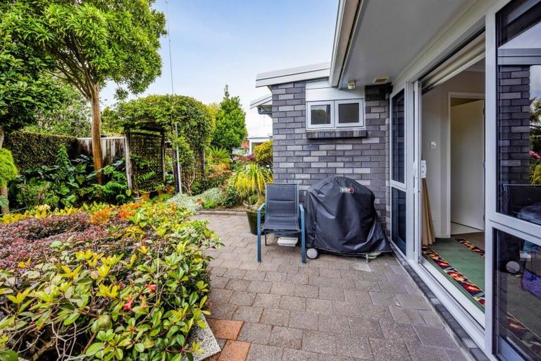 Photo of property in 6 Argyle Place, Highlands Park, New Plymouth, 4312
