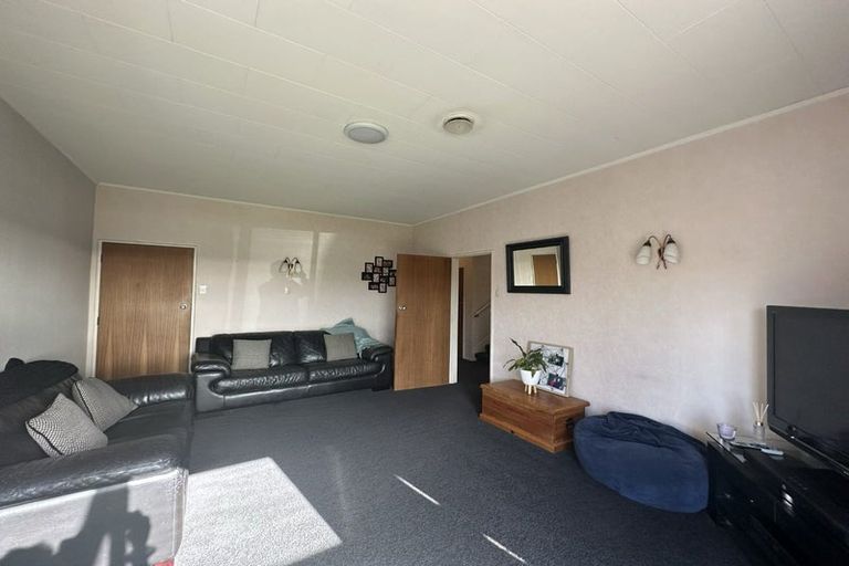 Photo of property in 17 Grange Street, Winton, 9720