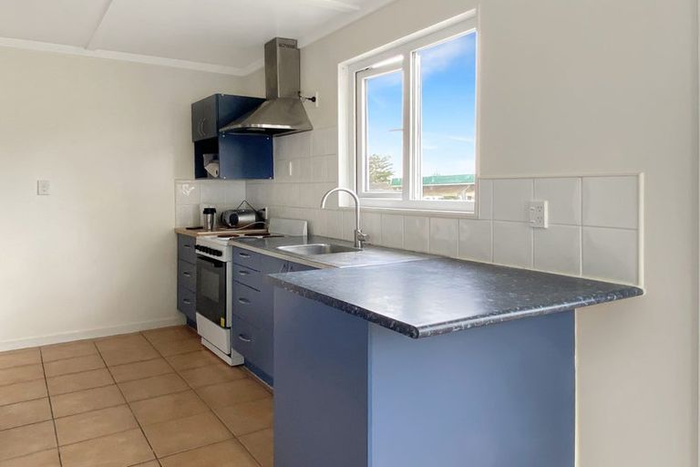 Photo of property in 3190 Great North Road, New Lynn, Auckland, 0600