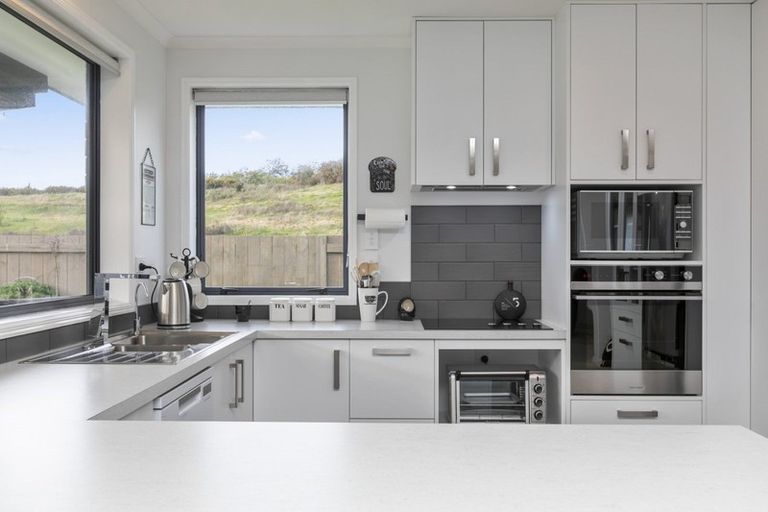 Photo of property in 82 Sterling Gate Drive, Bethlehem, Tauranga, 3110