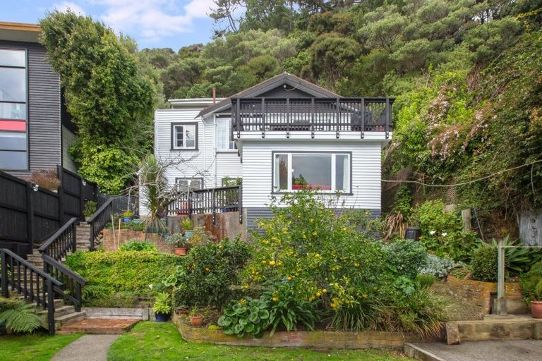 Photo of property in 22 Tawa Street, Eastbourne, Lower Hutt, 5013