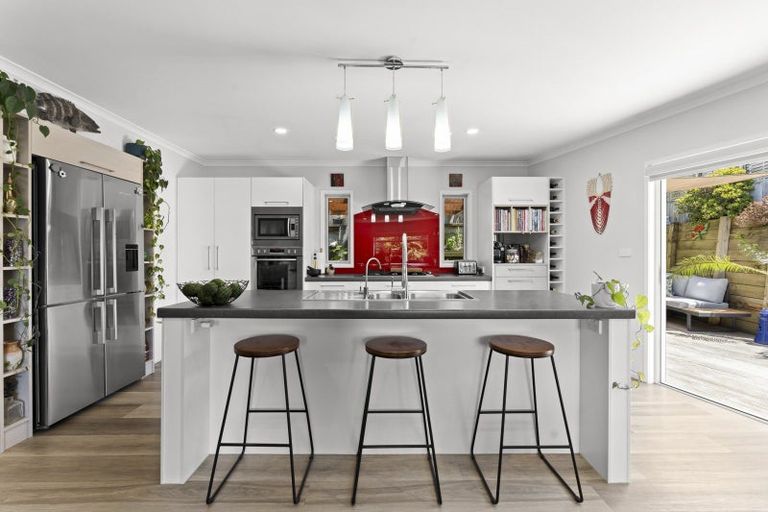 Photo of property in 4a Clerke Place, Marfell, New Plymouth, 4310