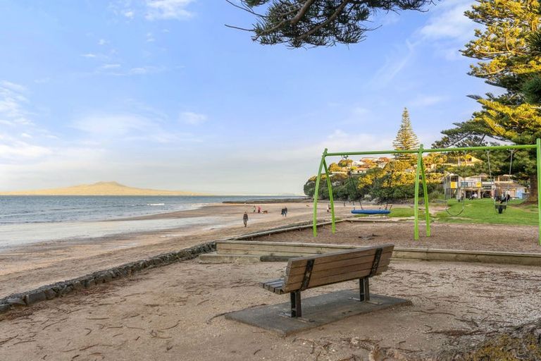 Photo of property in 1/35 Newhaven Terrace, Mairangi Bay, Auckland, 0630